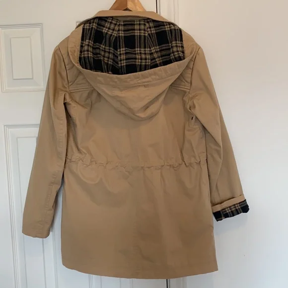 Alice + Olivia tan jacket with flannel lining - Picture 4 of 5